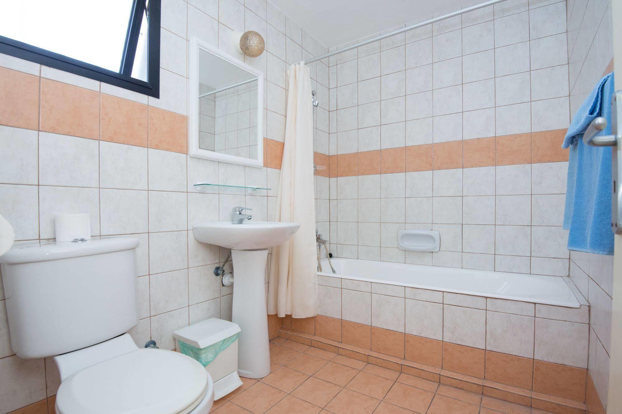 Kkaras Hotel 3 Star Aya Napa Dış mekan fotoğraf