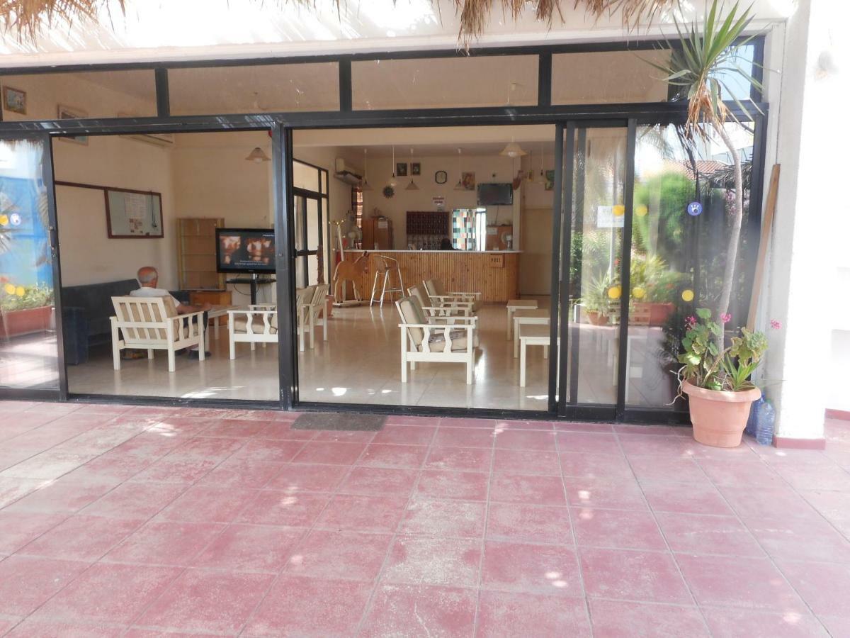 Kkaras Hotel 3 Star Aya Napa Dış mekan fotoğraf